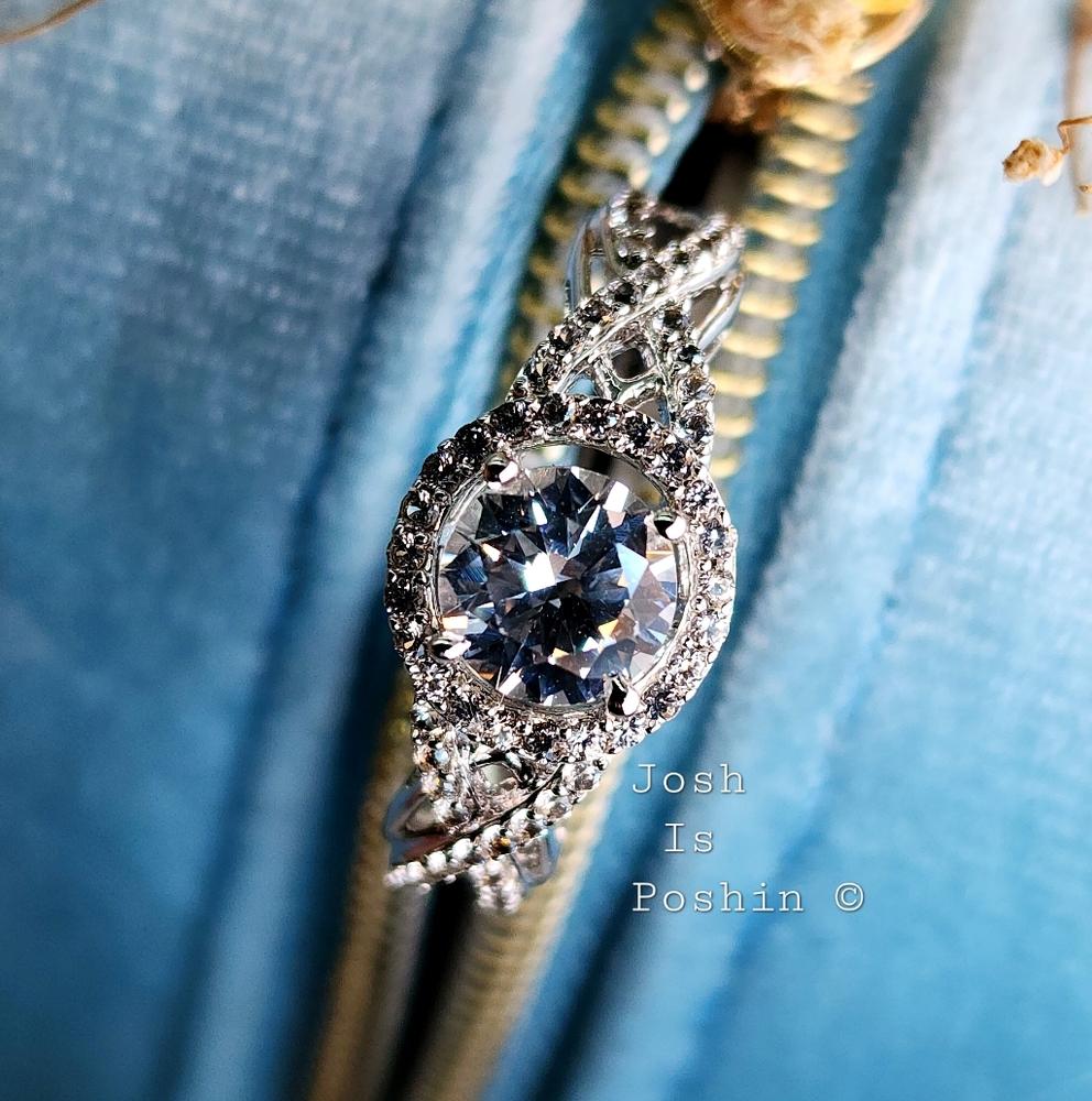 1.20ctw White sapphire cocktail ring in sterling silver